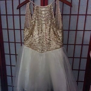 Darling prom style dress by Masquerade Sz 3/4. Worn only once. Excellent cond!